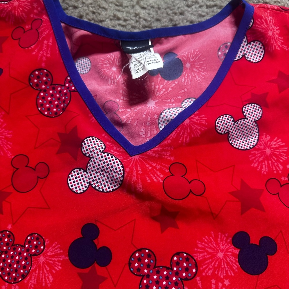 DISNEY SS MICkEY MOUSE Top 4 MEDICAL OFFICES PERFECT 2XL Comfort